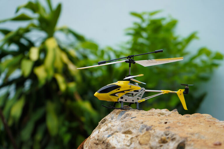 A Comprehensive Guide to Flying RC Helicopters